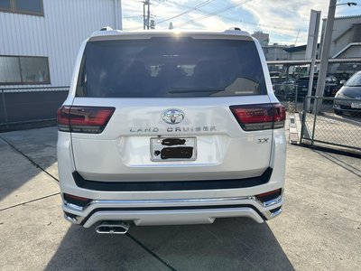 TOYOTA LAND CRUISER 300 - 7