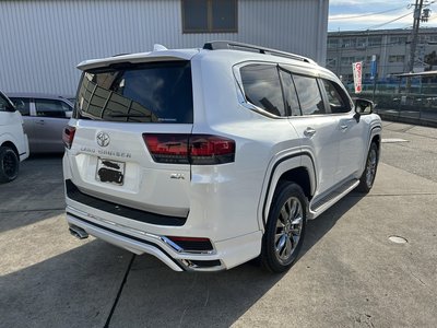 TOYOTA LAND CRUISER 300 - 6