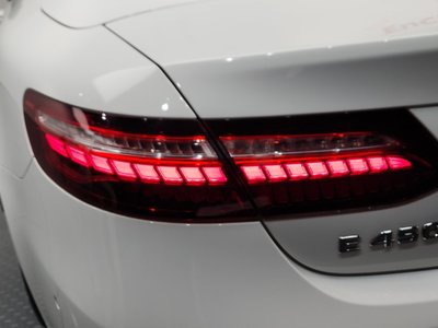 MERCEDES-BENZ E-CLASS - 10