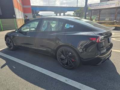 TESLA MODEL 3 - 3