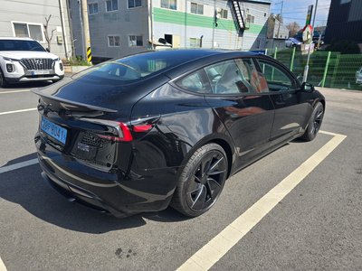 TESLA MODEL 3 - 6