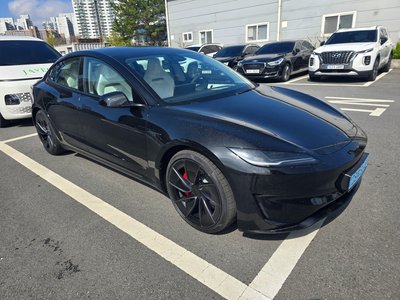 TESLA MODEL 3 - 4