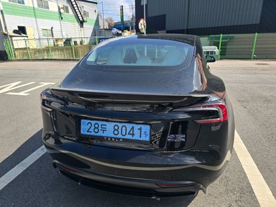TESLA MODEL 3 - 7