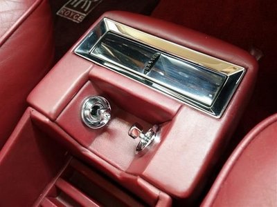 ROLLS-ROYCE SILVER SHADOW - 4