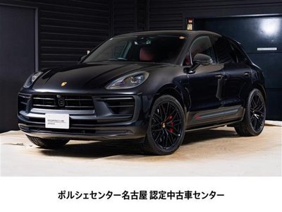 PORSCHE MACAN - 1