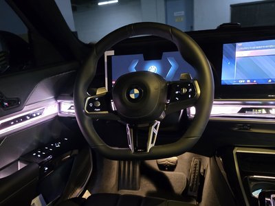 2025 BMW 7 SERIES photo 5