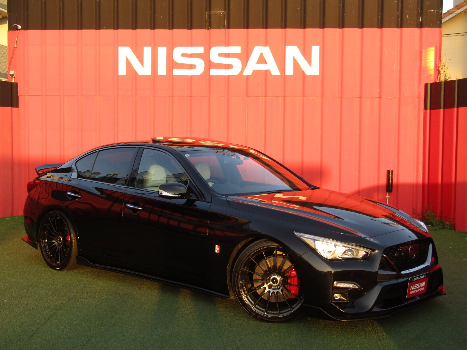 NISSAN SKYLINE - View 1