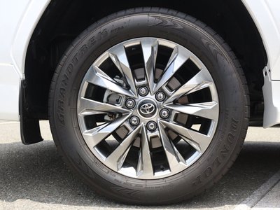 2025 Toyota LAND CRUISER 300 缩略图 22