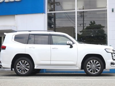 2025 Toyota LAND CRUISER 300 — фото 5