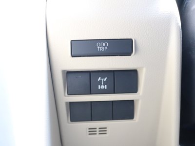 2025 Toyota LAND CRUISER 300 缩略图 38