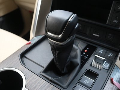 2025 Toyota LAND CRUISER 300 缩略图 11