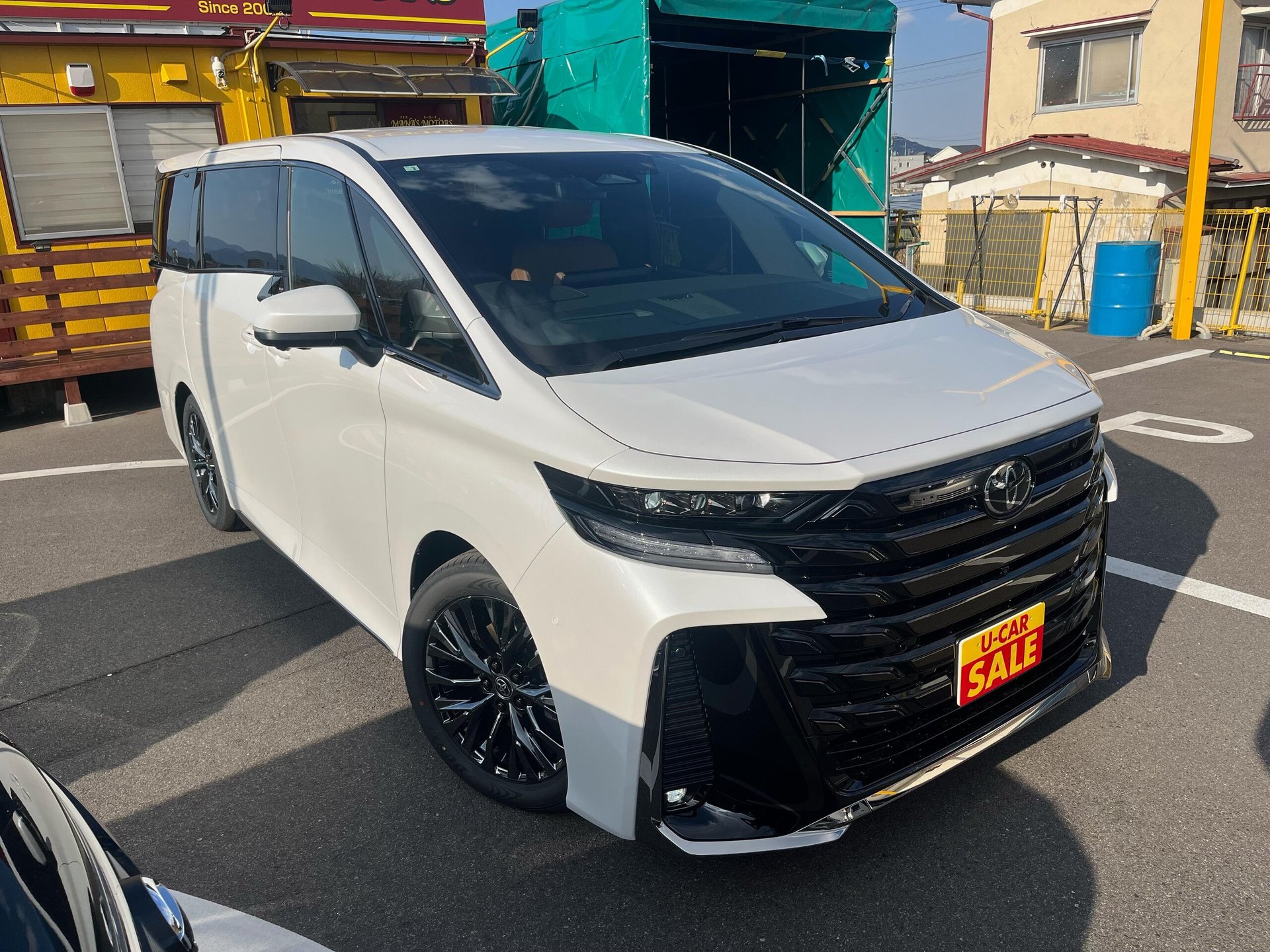 TOYOTA VELLFIRE - View 1