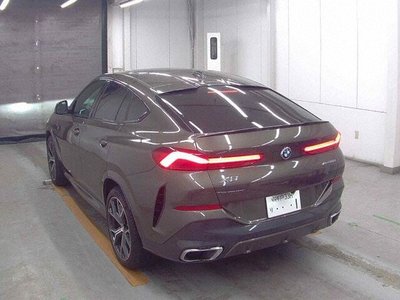 2022 BMW X6 photo 1