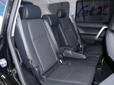 TOYOTA LAND CRUISER PRADO - 8