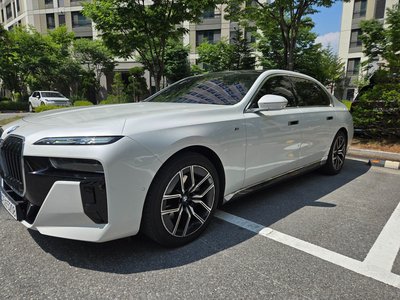 BMW 7 SERIES - 2