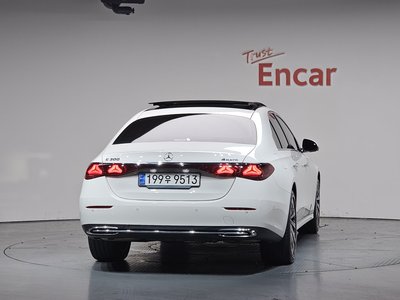 MERCEDES-BENZ E-CLASS - 3