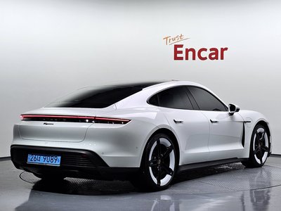 صورة 4 لـ 2024 Porsche TAYCAN