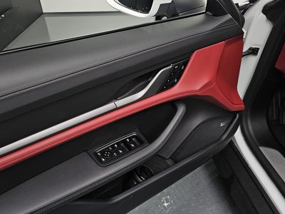 2024 Porsche TAYCAN — миниатюра 19