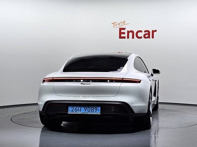 صورة 3 لـ 2024 Porsche TAYCAN
