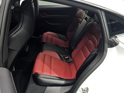 2024 Porsche TAYCAN — миниатюра 11