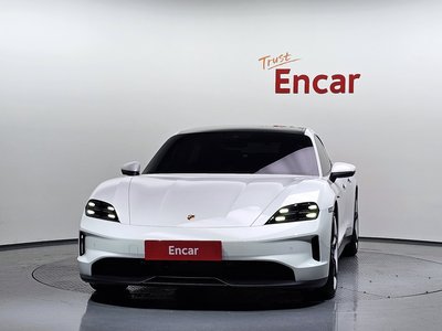 صورة 2 لـ 2024 Porsche TAYCAN