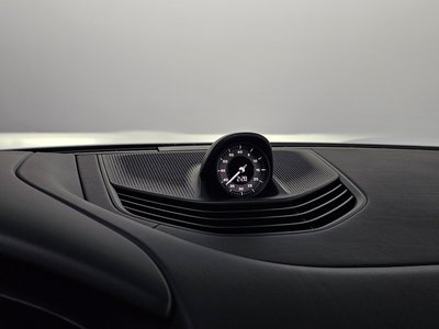 2024 Porsche TAYCAN — миниатюра 18