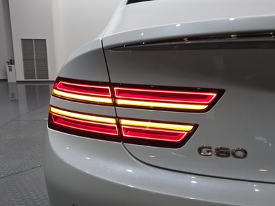 GENESIS G80 (RG3) - 10