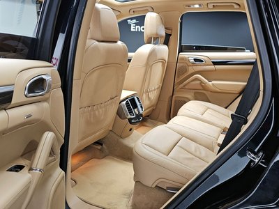 PORSCHE CAYENNE - 10