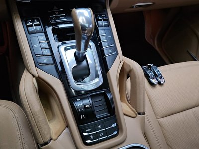 PORSCHE CAYENNE - 9
