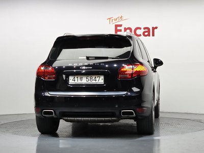 PORSCHE CAYENNE - 4