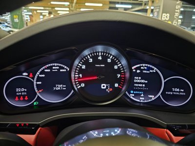 PORSCHE CAYENNE - 8