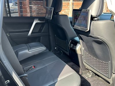 TOYOTA LAND CRUISER PRADO - 10