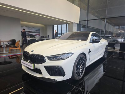 BMW M8 - 1