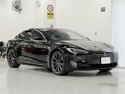 TESLA MODEL S - 9