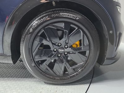 2022 Genesis GV60 photo 8