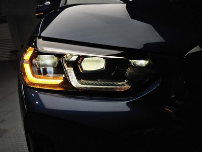 2025 BMW X4 photo 9