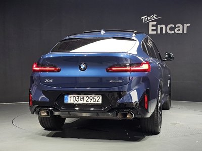 2025 BMW X4 photo 4