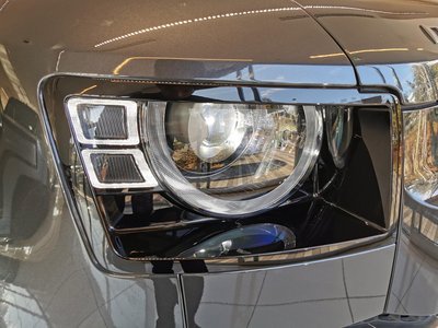 LAND ROVER DEFENDER - 8