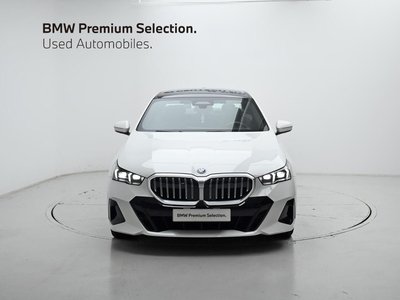 2026 BMW 5 SERIES 照片 2