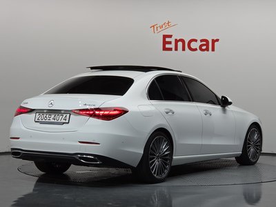 2025 Mercedes-BENZ C-CLASS photo 4