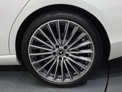 2025 Mercedes-BENZ C-CLASS photo 8