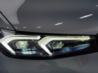 2025 BMW 3 SERIES — фото 9