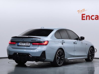 2025 BMW 3 SERIES photo 3