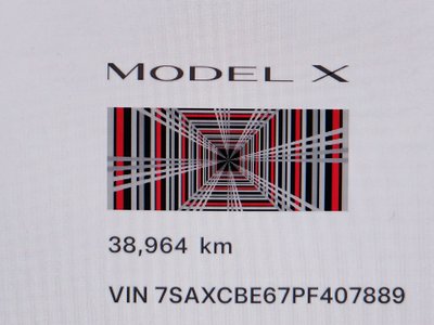 TESLA MODEL X - 8