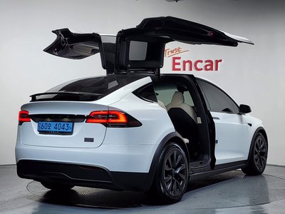 TESLA MODEL X - 4