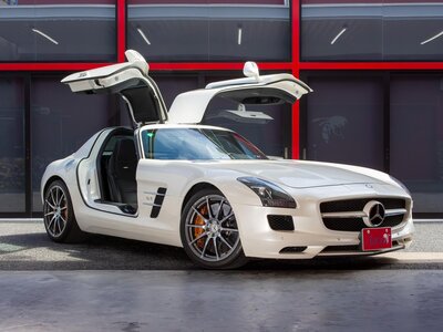 MERCEDES-BENZ SLS AMG