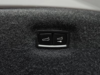 صورة مصغرة 33 لـ 2023 Porsche TAYCAN