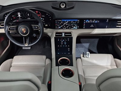 صورة 5 لـ 2023 Porsche TAYCAN