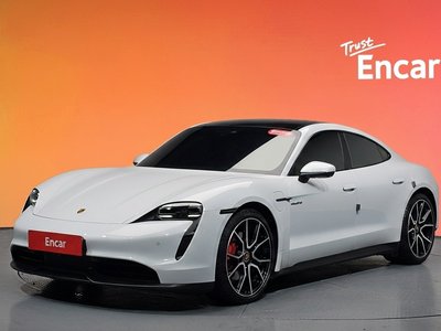 صورة 1 لـ 2023 Porsche TAYCAN