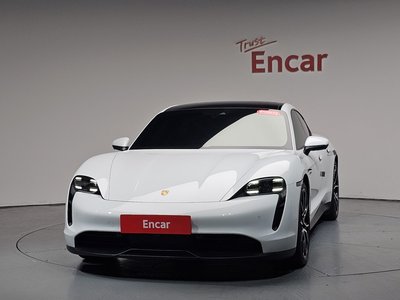 صورة 2 لـ 2023 Porsche TAYCAN
